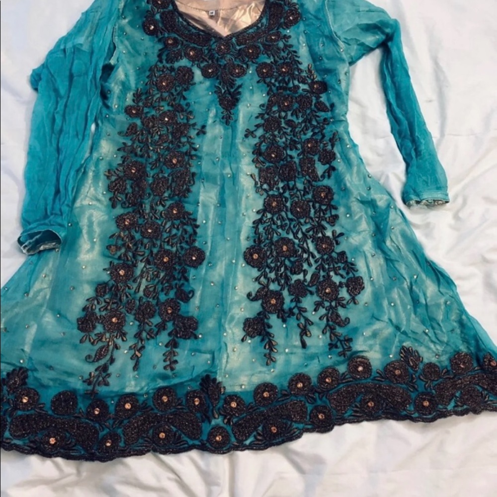Indian Pakistani Dress like new size medium